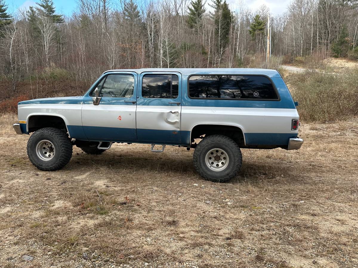 Chevrolet-Suburban-v10-1988-1