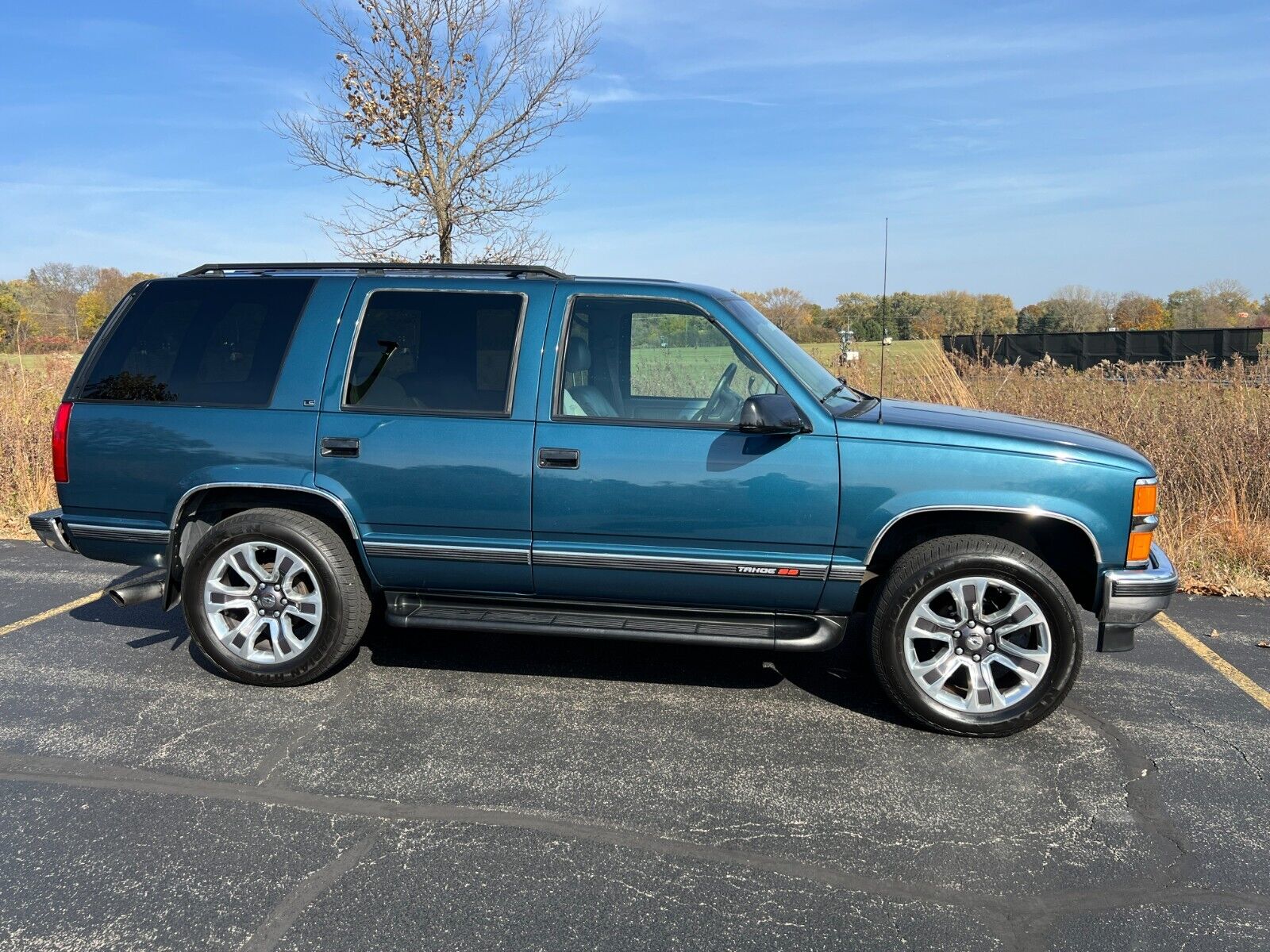 Chevrolet-Tahoe-SUV-1995-10