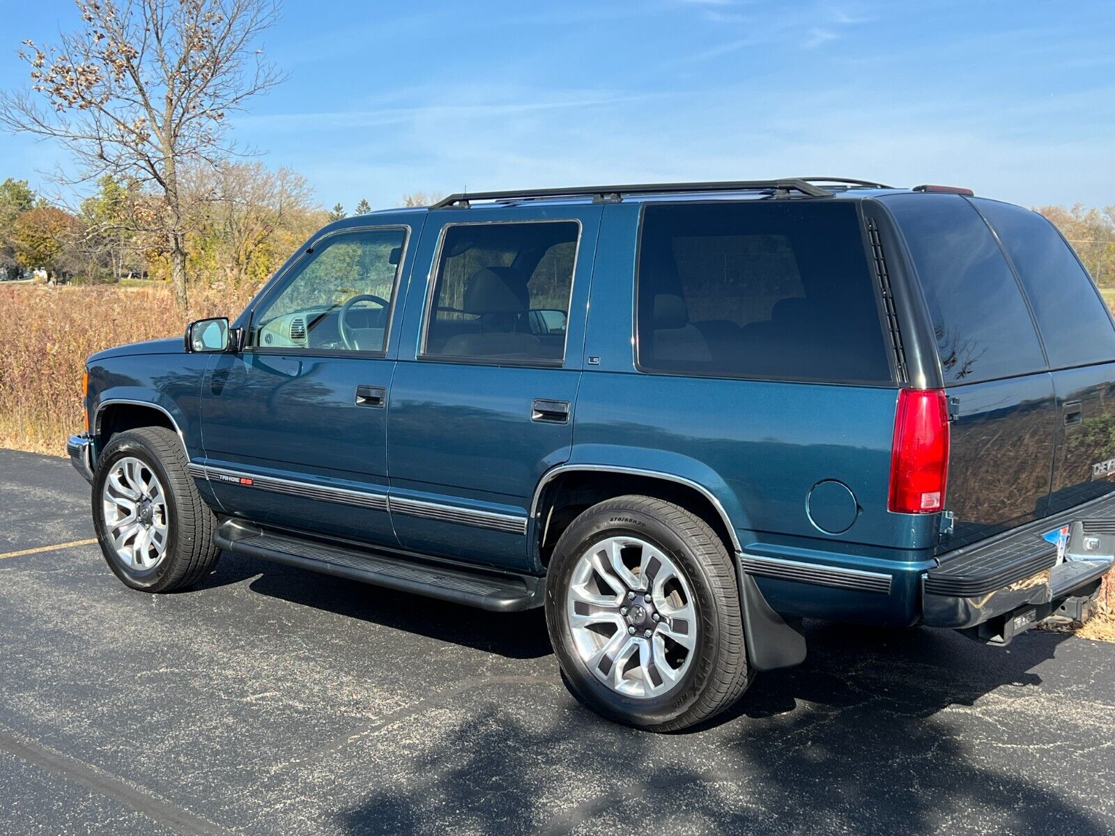 Chevrolet-Tahoe-SUV-1995-24