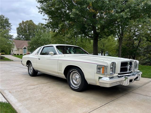 Chrysler 300 Series  1979 à vendre