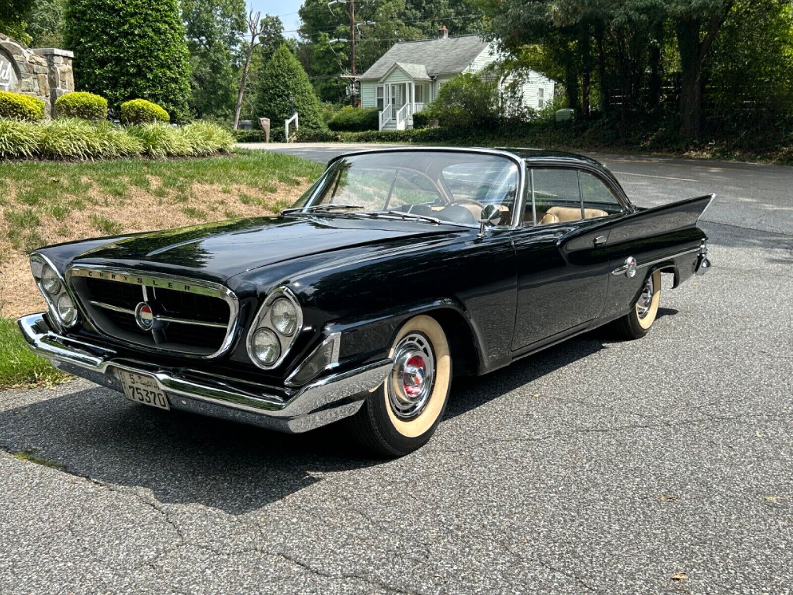 Chrysler-300-Series-Coupe-1961-7