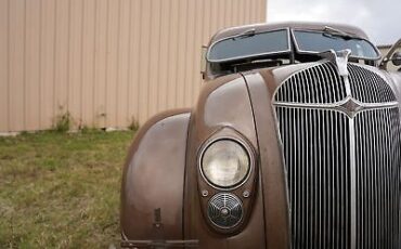 Chrysler-Airflow-1936-9