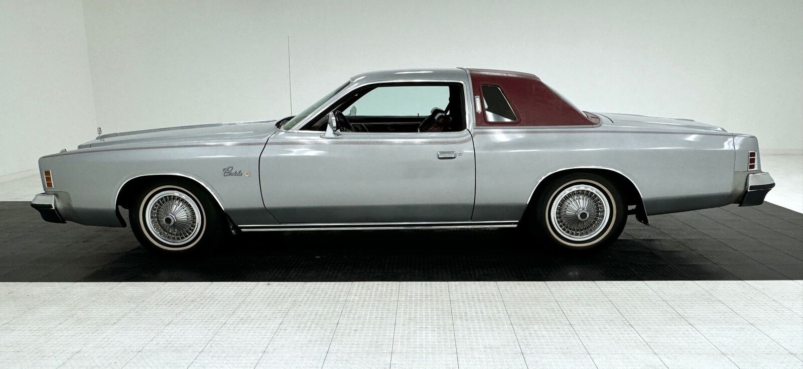 Chrysler-Cordoba-1976-1