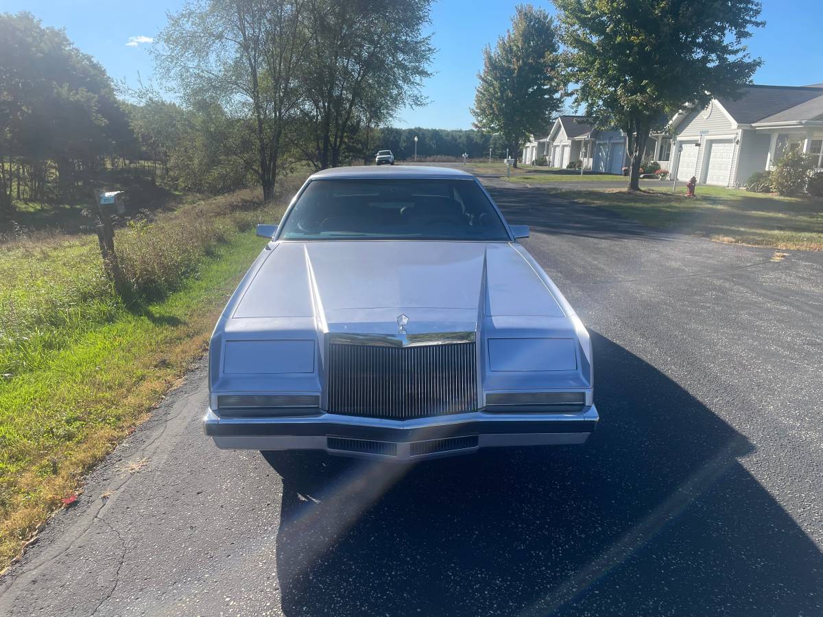 Chrysler-Imperial-1981-3