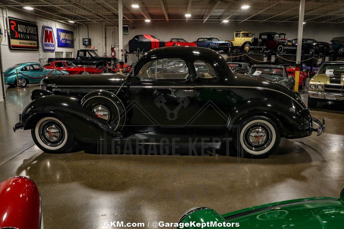 Chrysler-Imperial-Coupe-1938-9