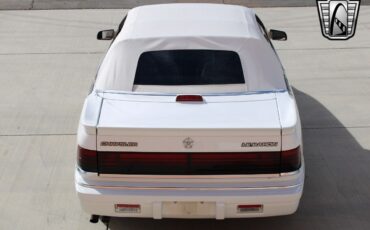 Chrysler-LeBaron-1990-11