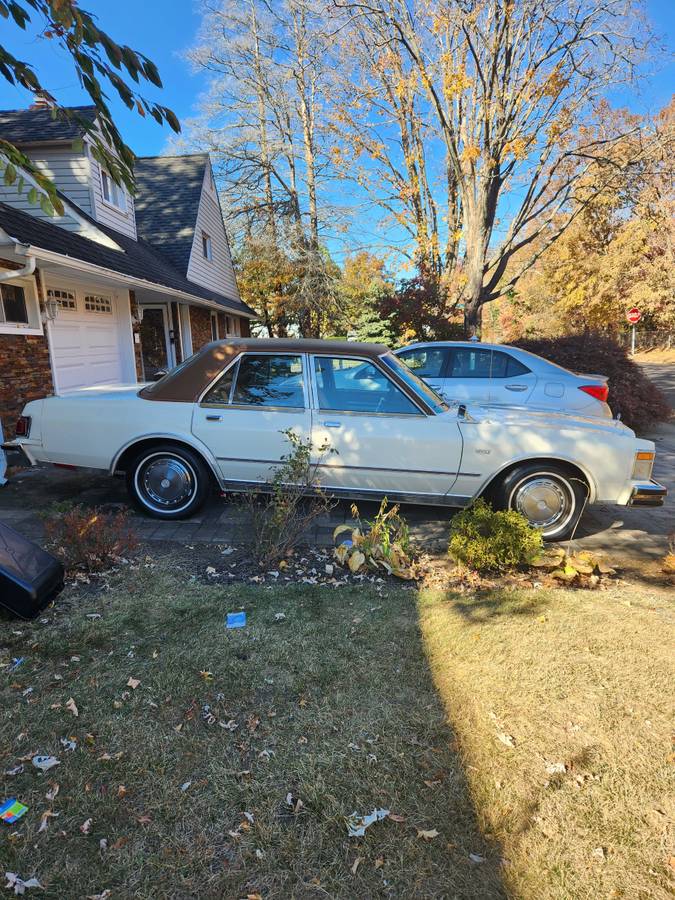 Chrysler-Lebaron-1978-5