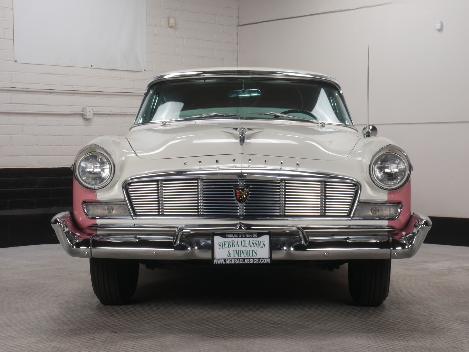 Chrysler-New-Yorker-Berline-1956-2