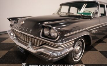 Chrysler-New-Yorker-Berline-1957-23