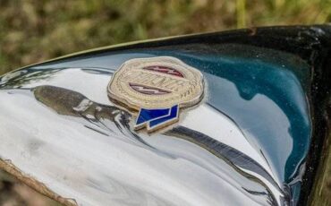 Chrysler-Royal-5-window-club-coupe-1938-11