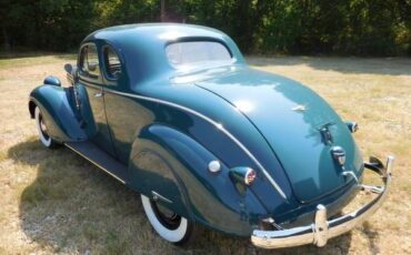 Chrysler-Royal-5-window-club-coupe-1938-15