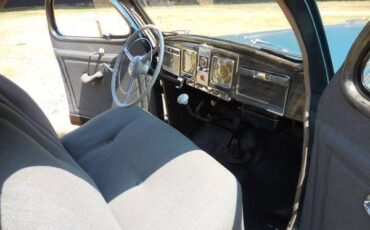 Chrysler-Royal-5-window-club-coupe-1938-16