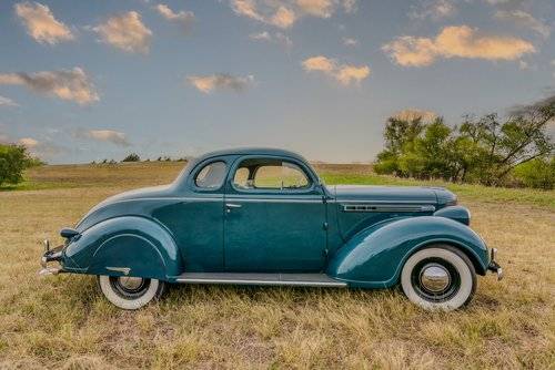 Chrysler-Royal-5-window-club-coupe-1938-2