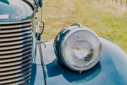 Chrysler-Royal-5-window-club-coupe-1938-8