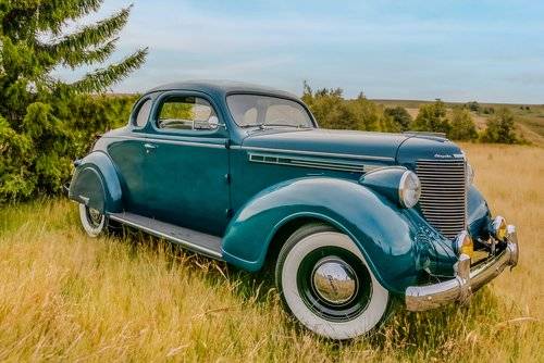 Chrysler-Royal-5-window-club-coupe-1938