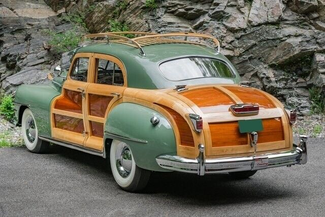 Chrysler-Town-Country-1947-11