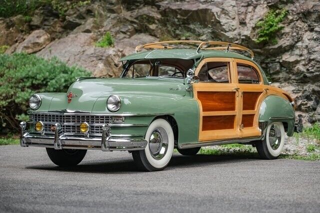 Chrysler-Town-Country-1947-3