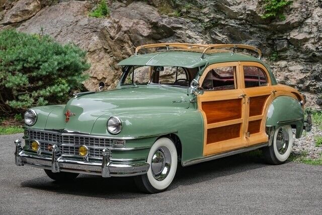 Chrysler-Town-Country-1947-5