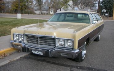 Chrysler-Town-and-country-1973-15