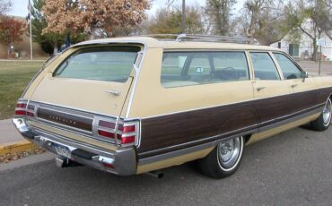 Chrysler-Town-and-country-1973-17