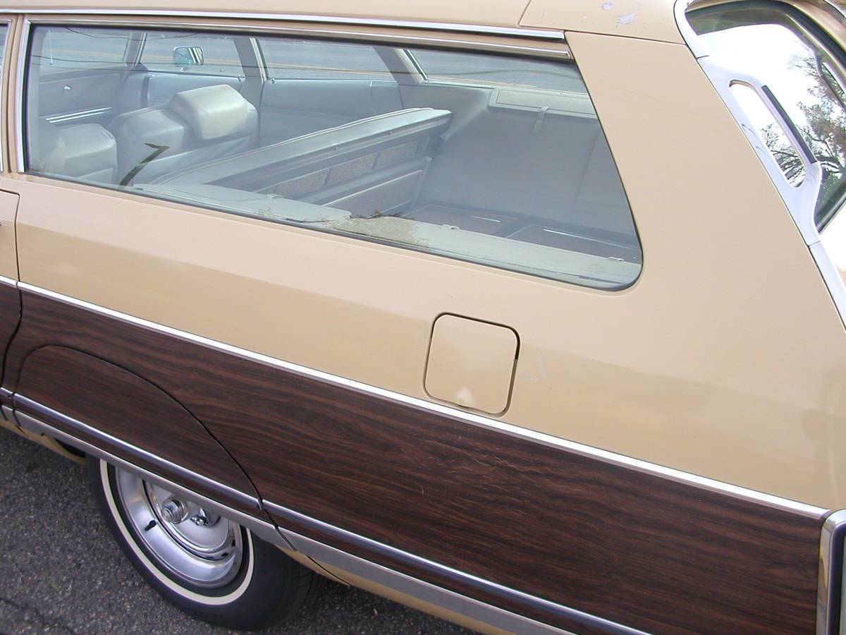 Chrysler-Town-and-country-1973-5