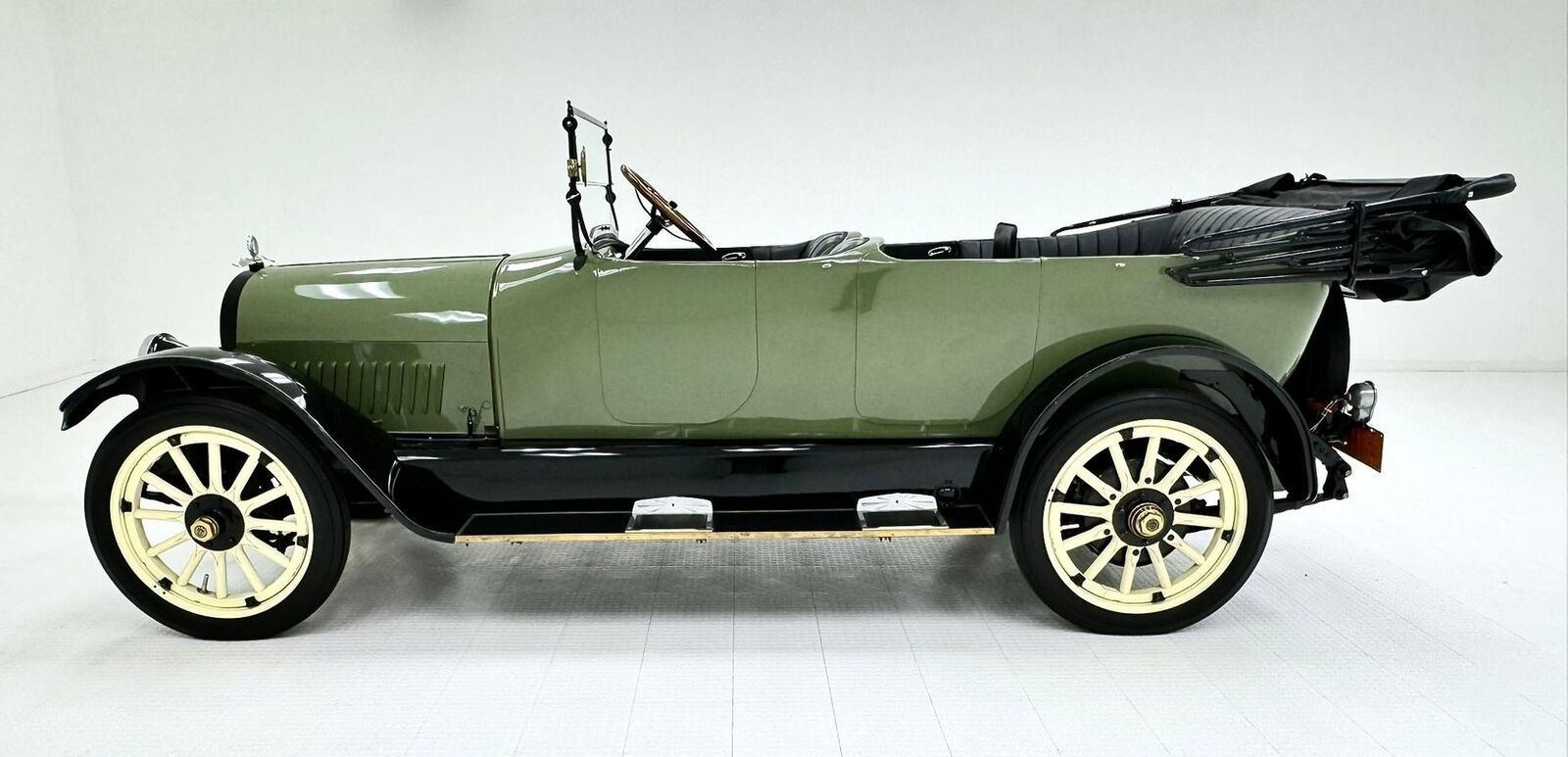 Cole-860-Series-30-Cabriolet-1916-3