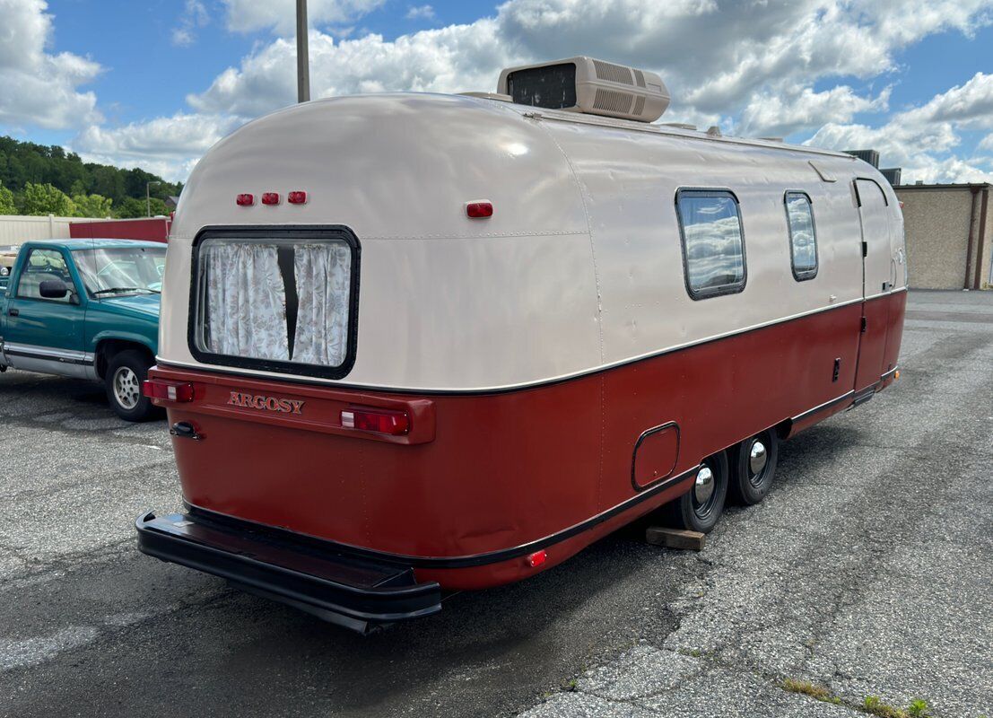 Crosley-Airstream-26-Travel-Trailer-1974-4