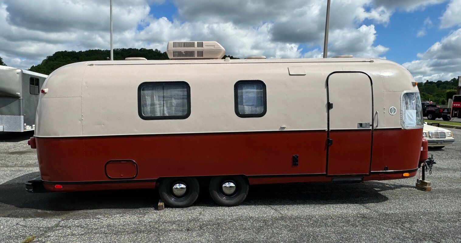 Crosley-Airstream-26-Travel-Trailer-1974-5