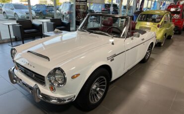 Datsun 2000  year1}