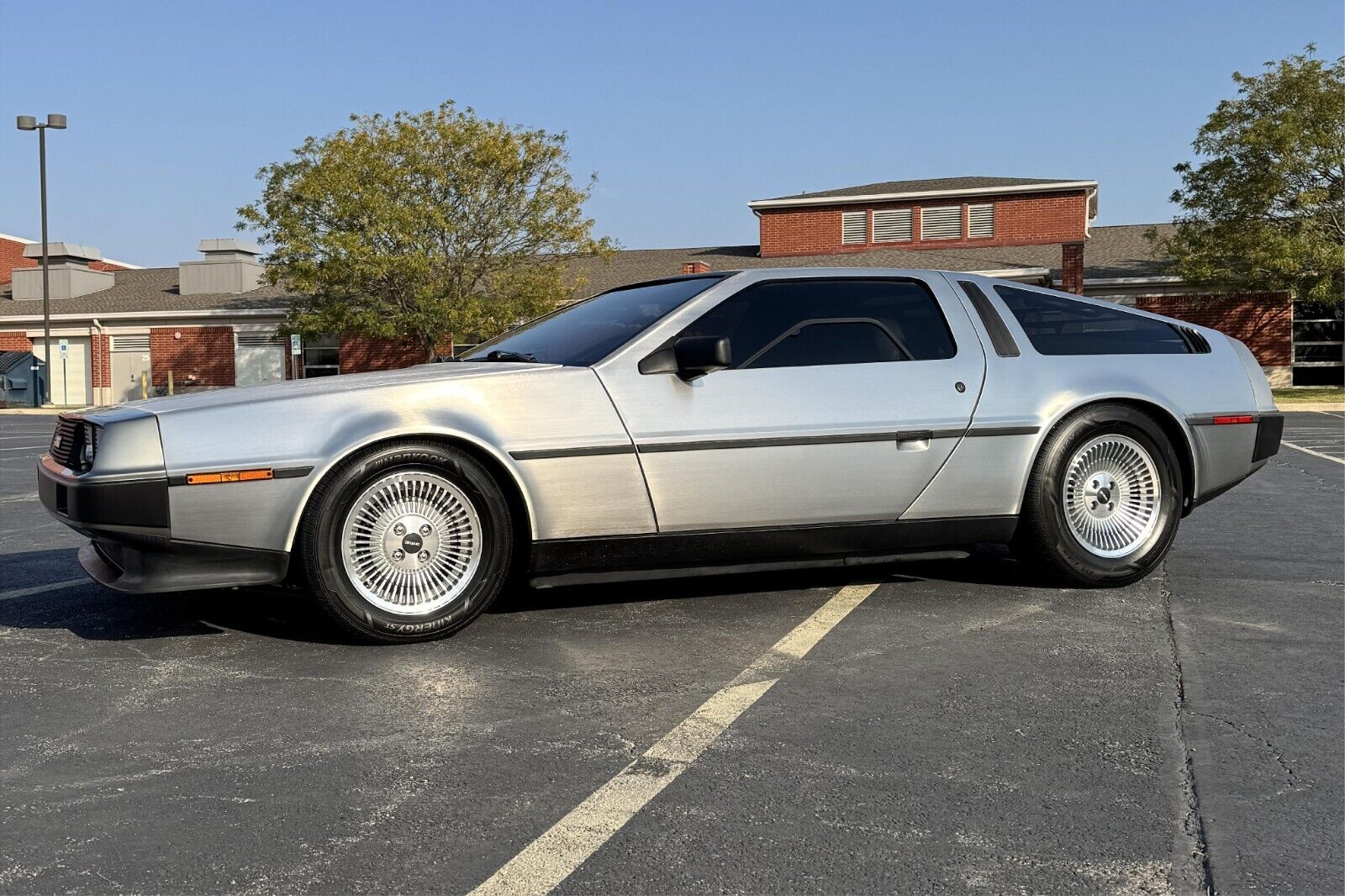 DeLorean-DMC-12-1981-2