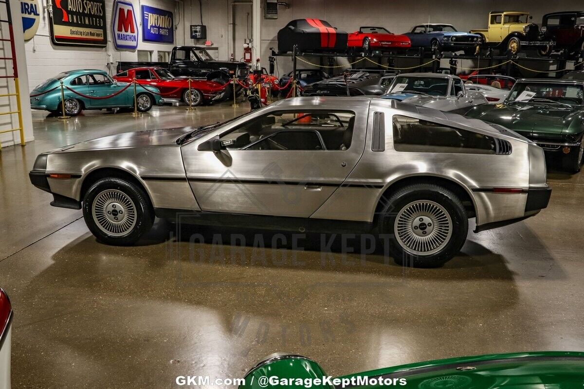 DeLorean-DMC-12-Coupe-1982-10