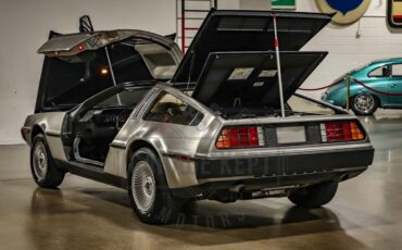 DeLorean-DMC-12-Coupe-1982-2