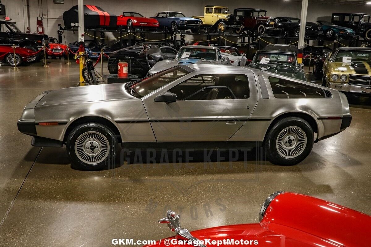 DeLorean-DMC-12-Coupe-1982-9