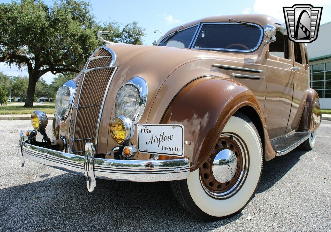 DeSoto-Airflow-Berline-1935-11