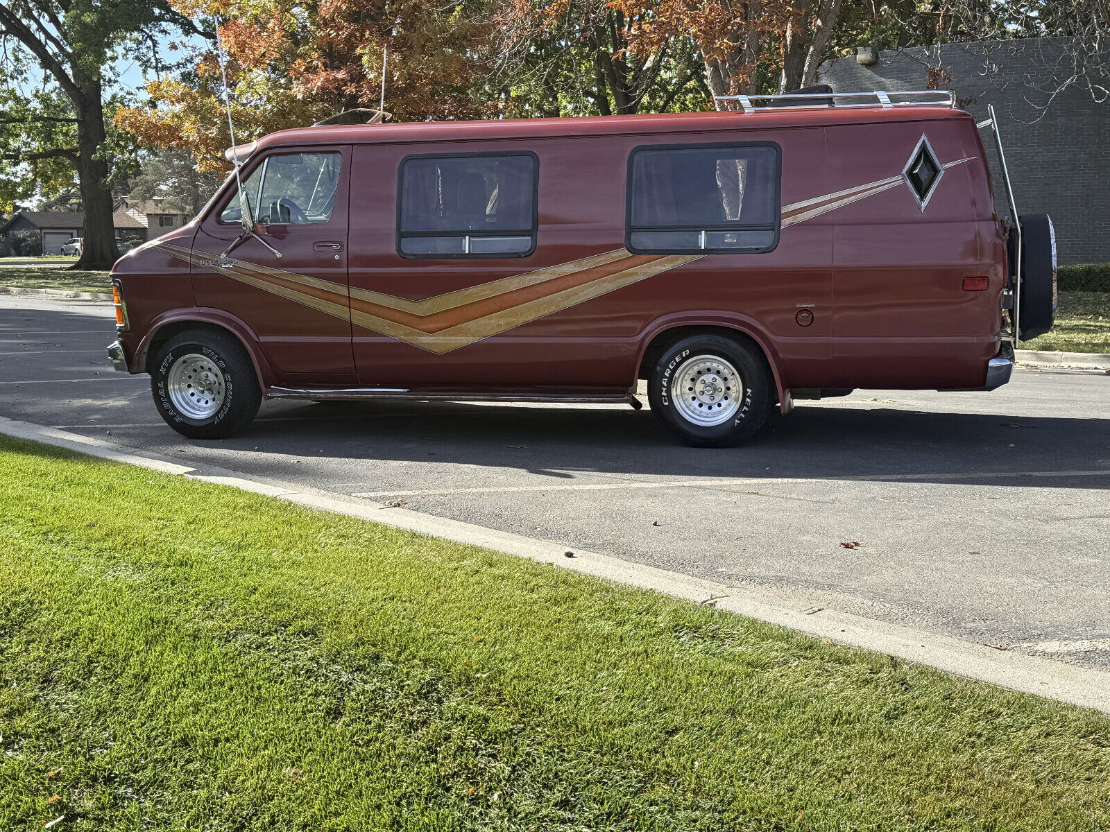 Dodge-B200-Van-1979-12