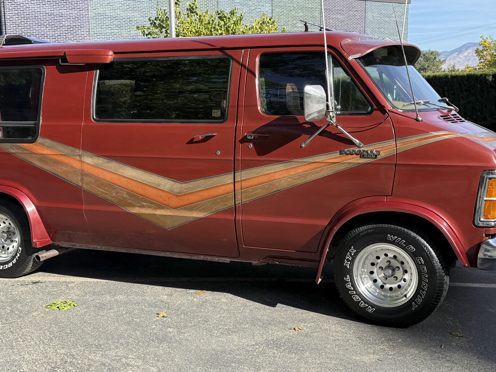 Dodge-B200-Van-1979-19