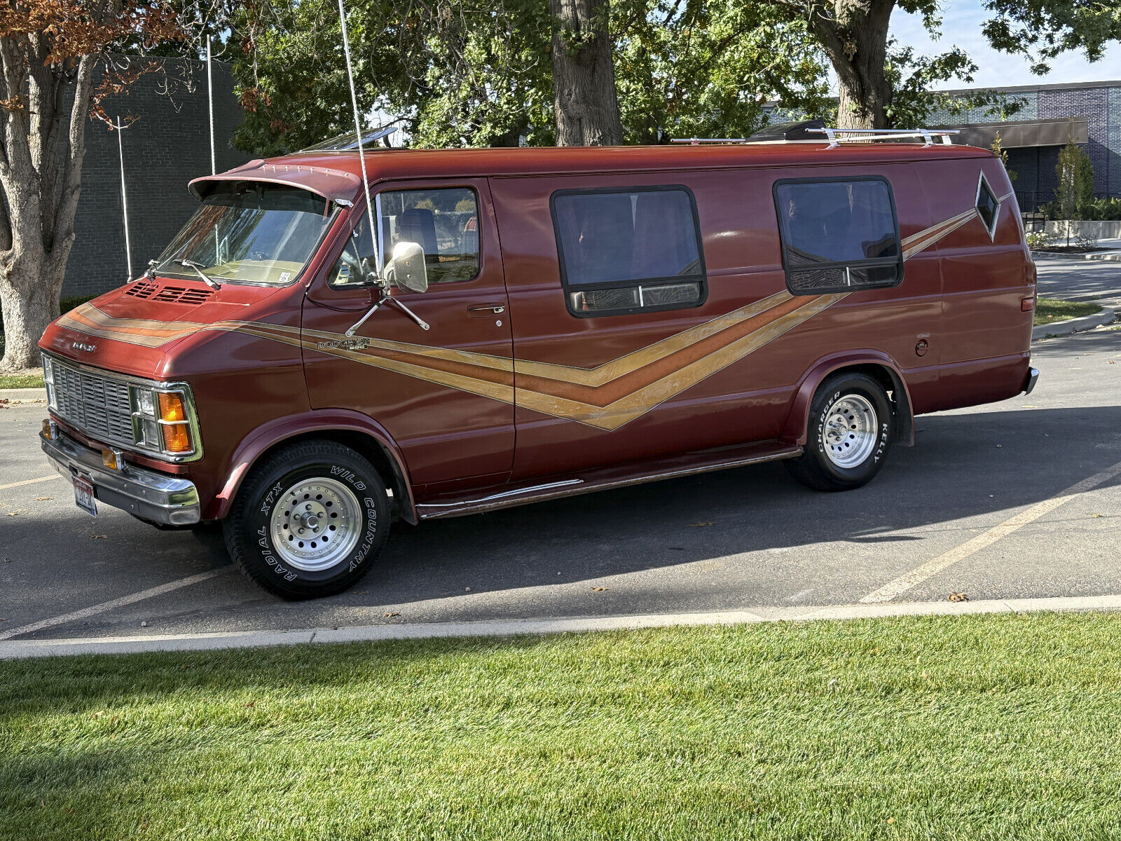 Dodge-B200-Van-1979-9