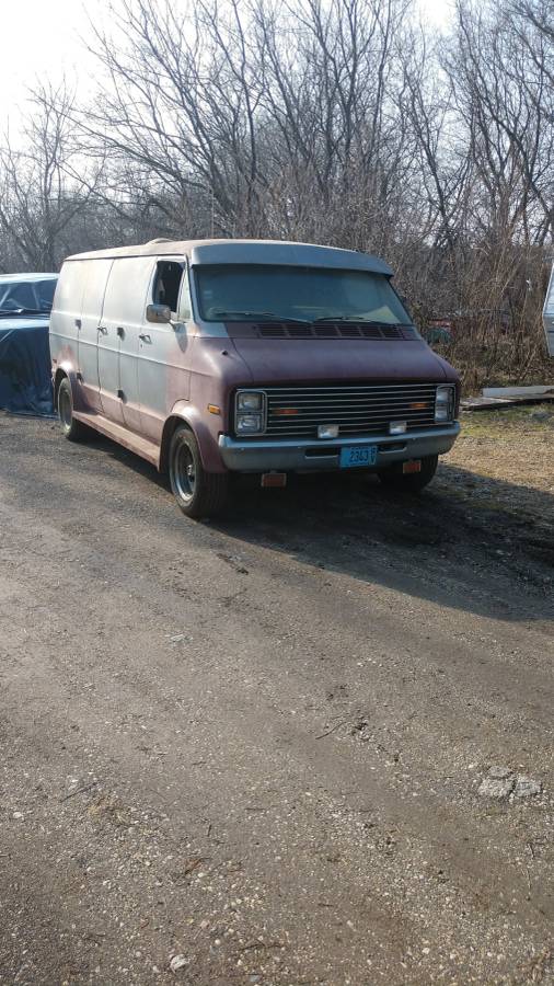 Dodge-B200-tradesman-1977-5