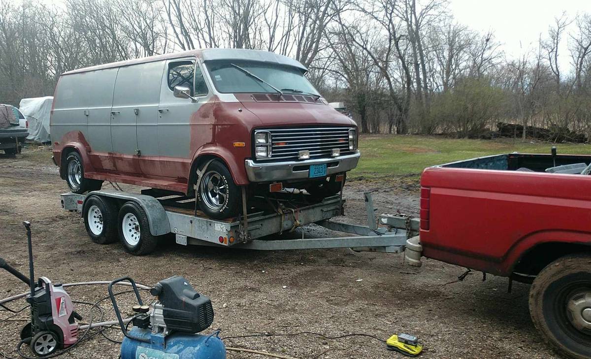 Dodge-B200-tradesman-1977