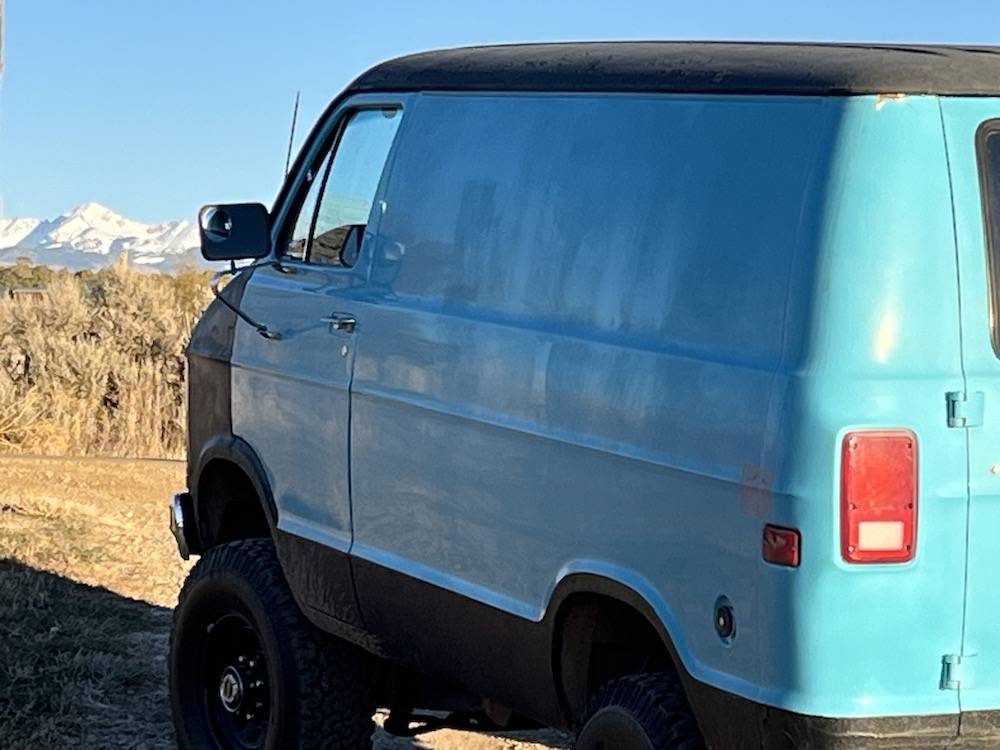 Dodge-B30-4wd-one-ton-van-1979-13