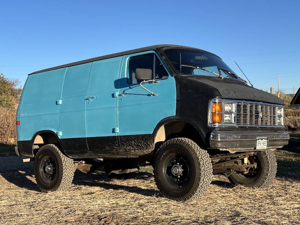 Dodge-B30-4wd-one-ton-van-1979-19