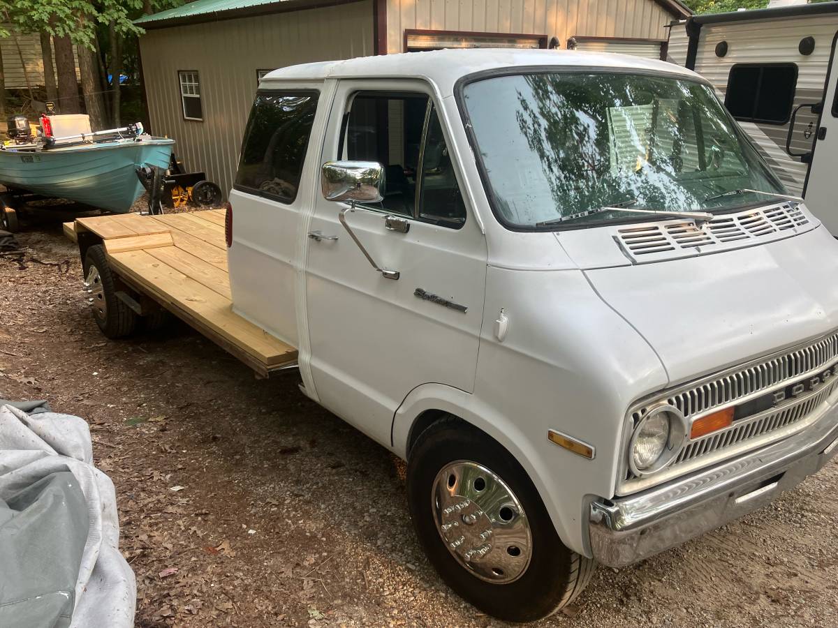 Dodge-B300-1973-3