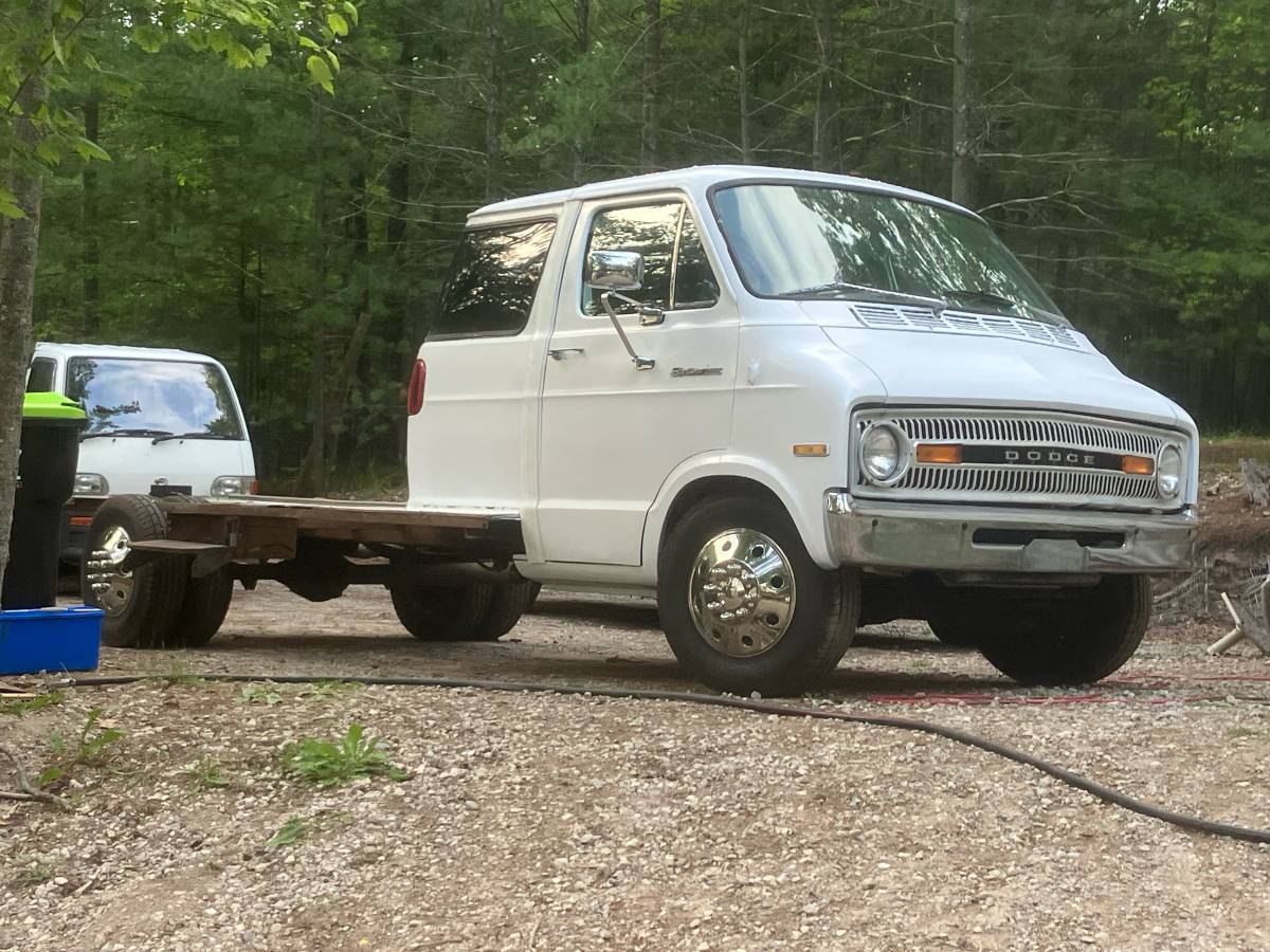 Dodge-B300-1973-7