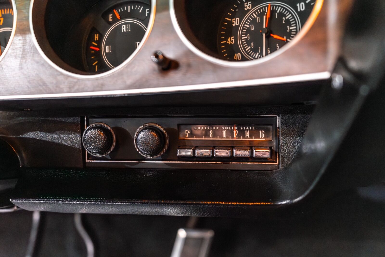 Dodge-Challenger-1970-11