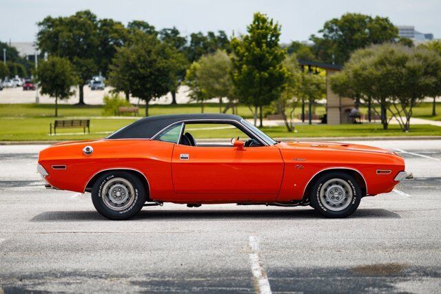 Dodge-Challenger-1970-27