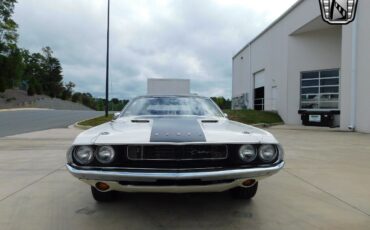 Dodge-Challenger-1970-3