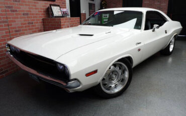 Dodge-Challenger-1970-4