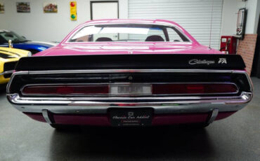 Dodge-Challenger-1970-9