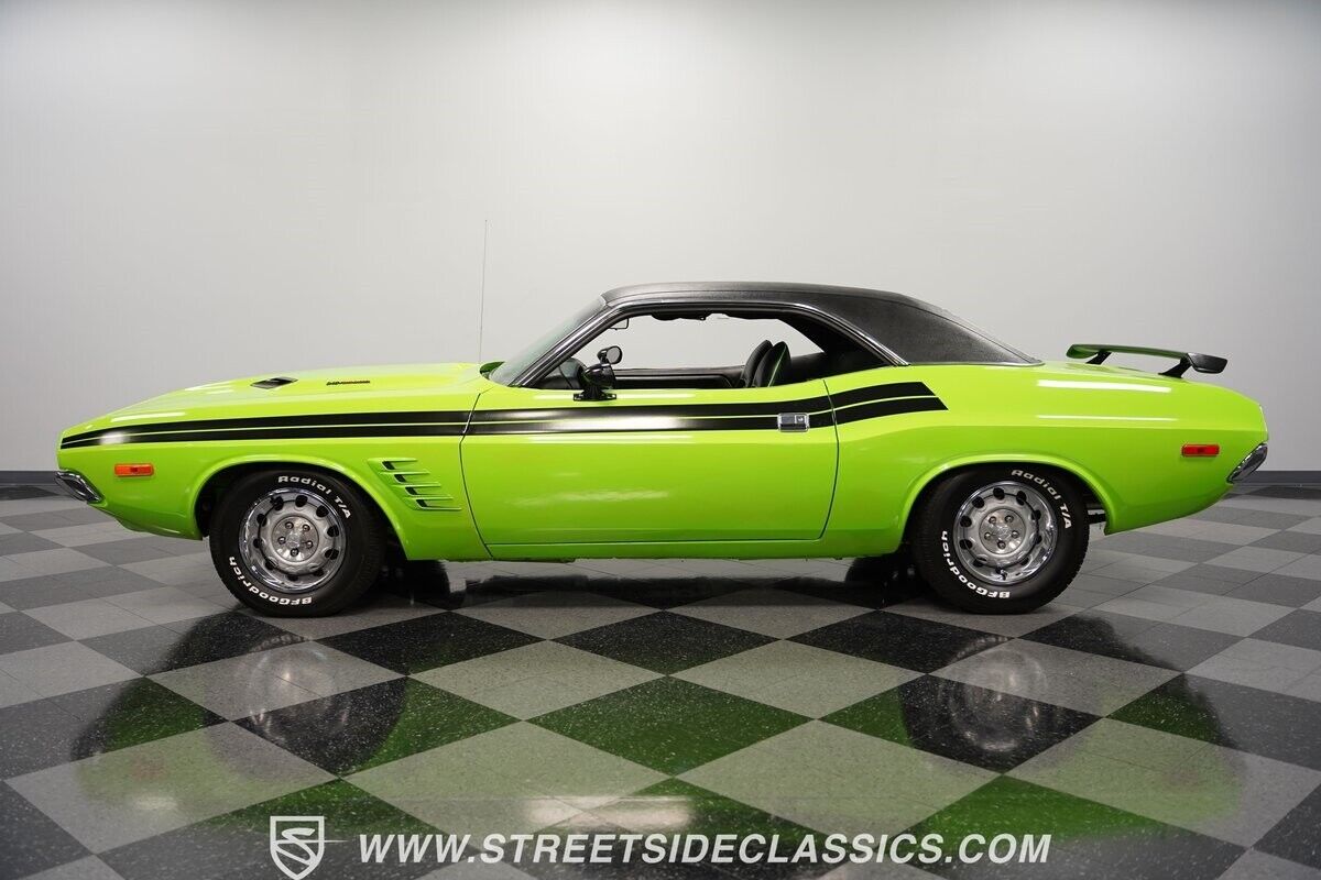 Dodge-Challenger-1973-2