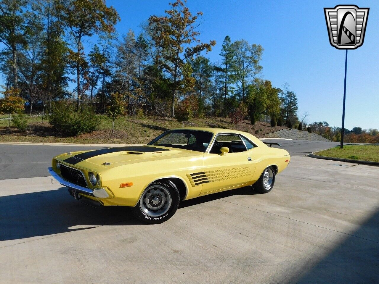 Dodge-Challenger-1973-2